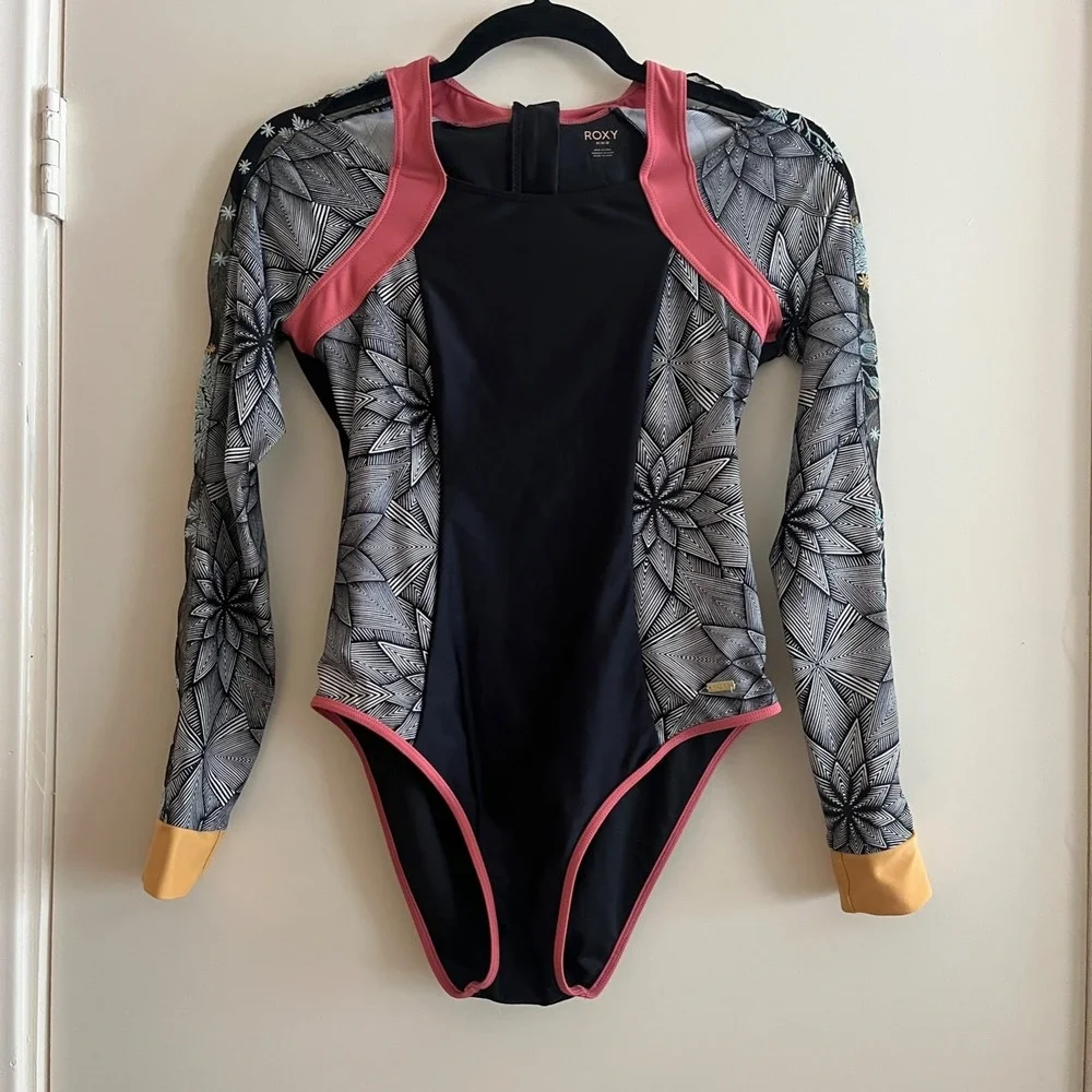 Roxy Pop Surf UV Geometric Bodysuit One Piece M Swim Surf Rashguard Embroidered